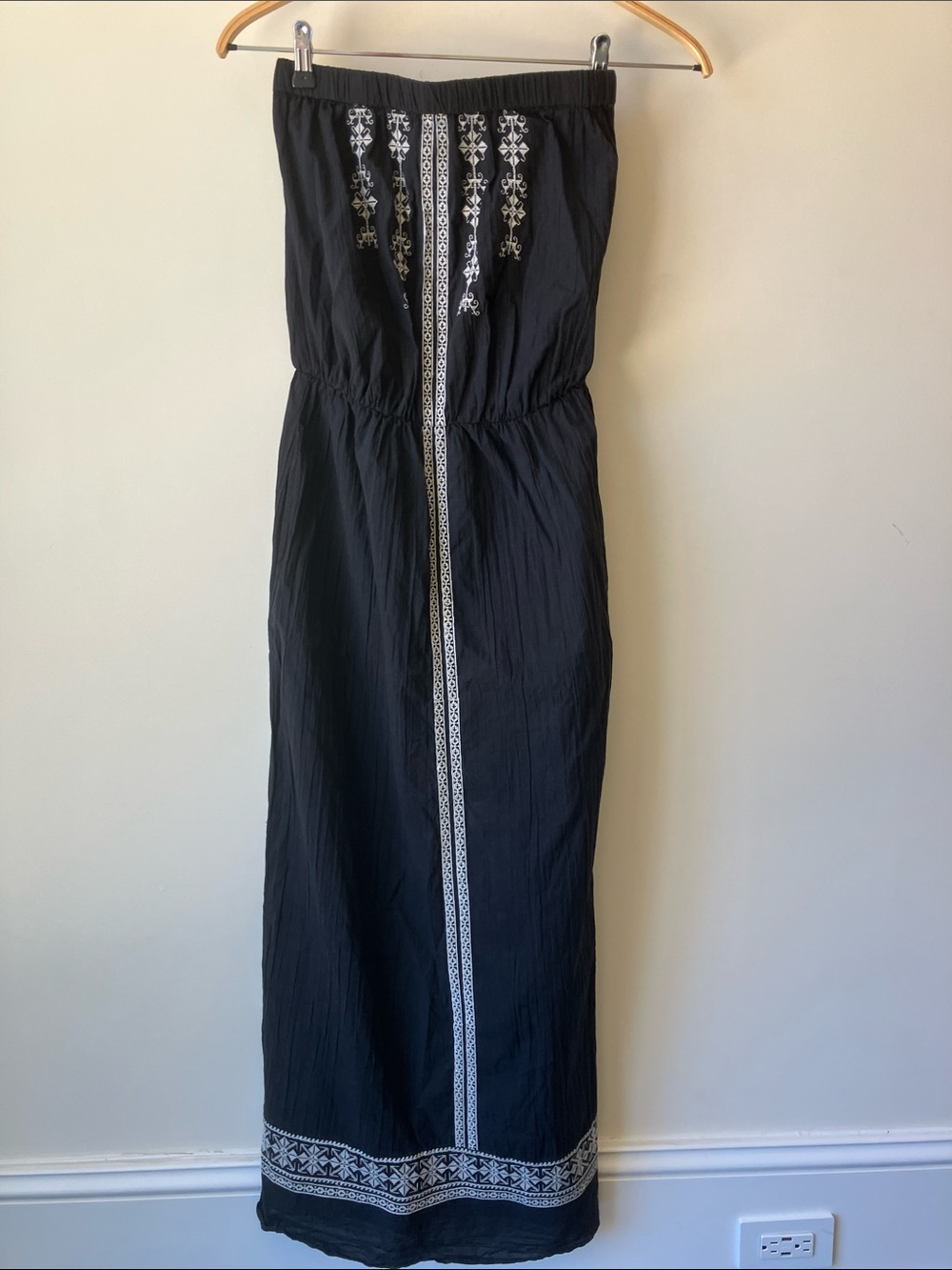 VELVET by Graham & Spencer Black Strapless White Embroidered Maxi Dress Size S